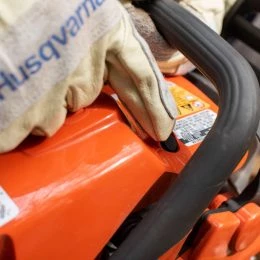 Outlet 😀 Husqvarna Gas Chainsaws 455 Rancher 20-in 55.5-cc 2-cycle Gas Chainsaw 🔔 -HusqvarnaJohn Deere Sales 12051010 scaled