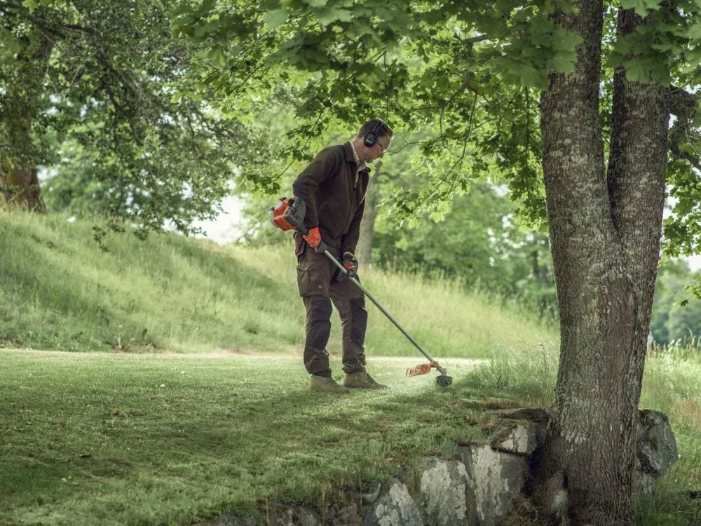 Outlet ๐ฏ Husqvarna Gas String Trimmers 329L 27-cu cm 2-cycle 17-in Straight Shaft Gas String Trimmer ๐ 2 Outlet ๐ฏ Husqvarna Gas String Trimmers 329L 27-cu cm 2-cycle 17-in Straight Shaft Gas String Trimmer ๐ - Image 2