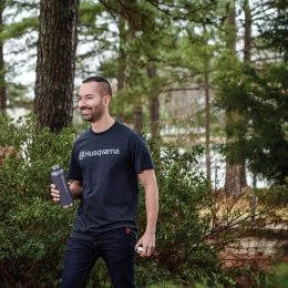 Brand new ✨ Husqvarna Water Bottles & Mugs Xplorer 22-fl oz Stainless Steel Insulated Water Bottle 🎉 -HusqvarnaJohn Deere Sales 45375589 scaled